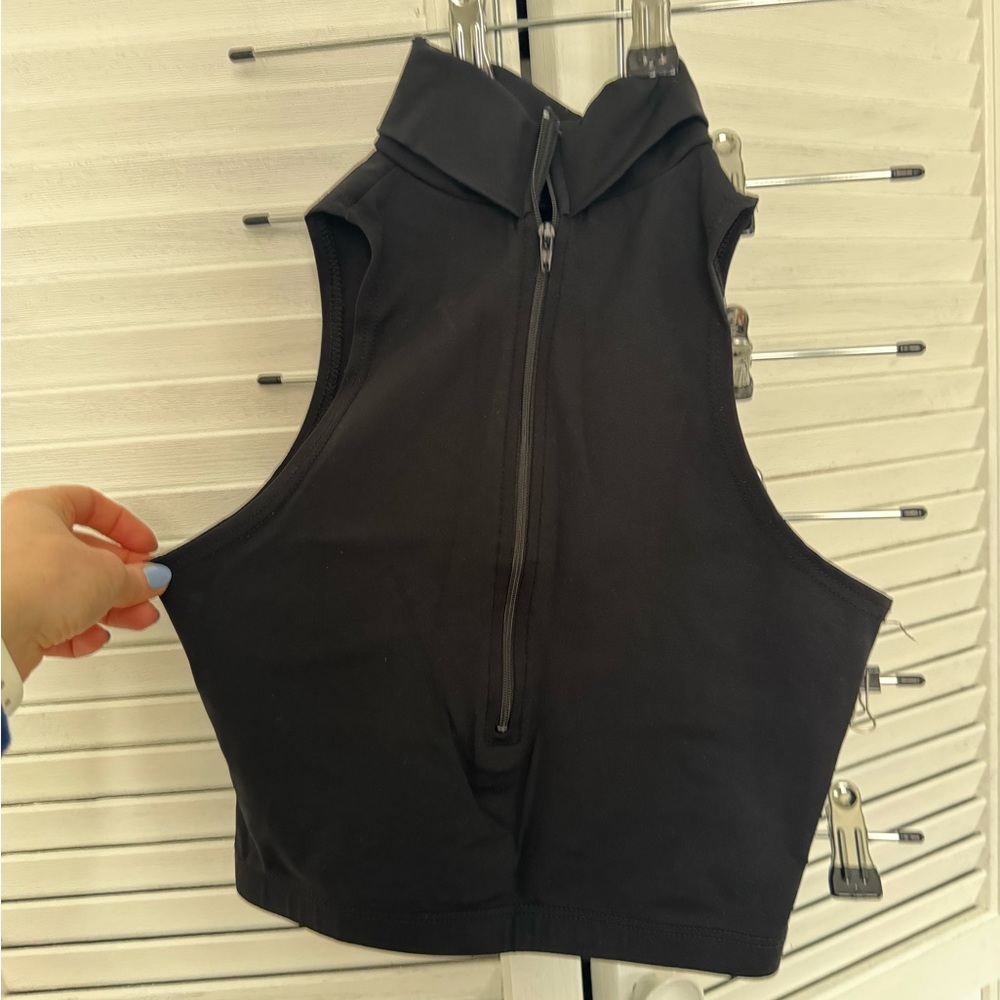 Black Sleeveless Zip-Up Women's Crop Top